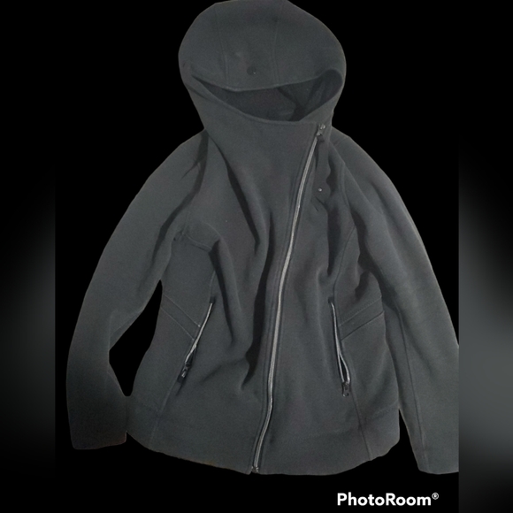 Lululemon Jacket - Picture 2 of 5